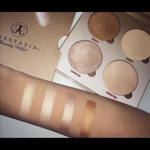 Anatasia Beverly Hills Sun Dipped glow kit